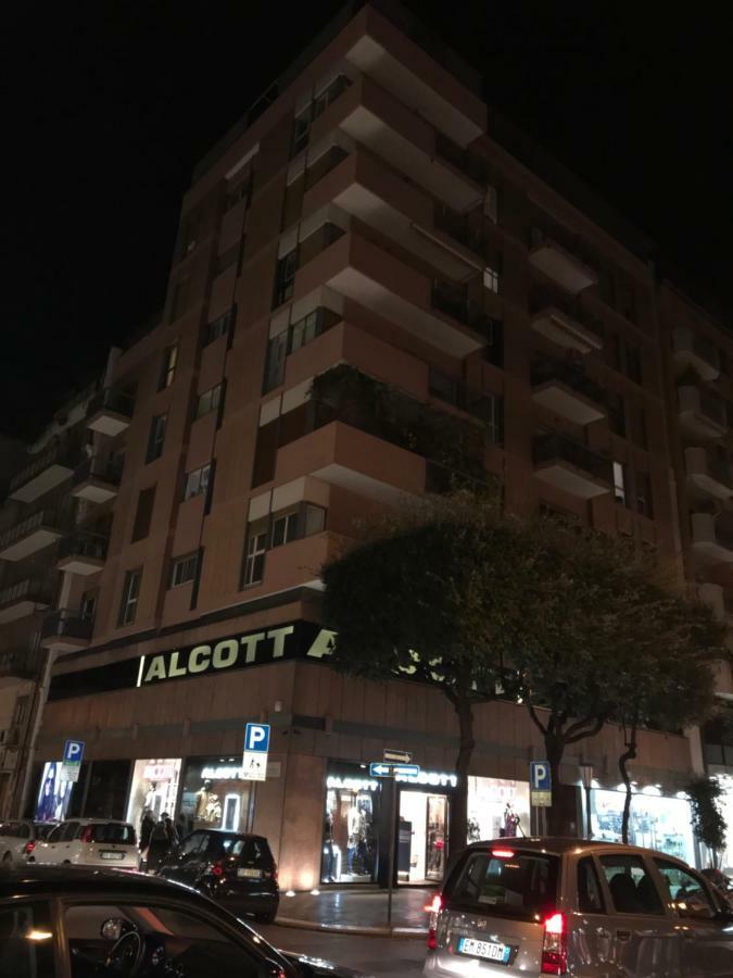 70'S Luxury Cavour Apartman Bari Kültér fotó