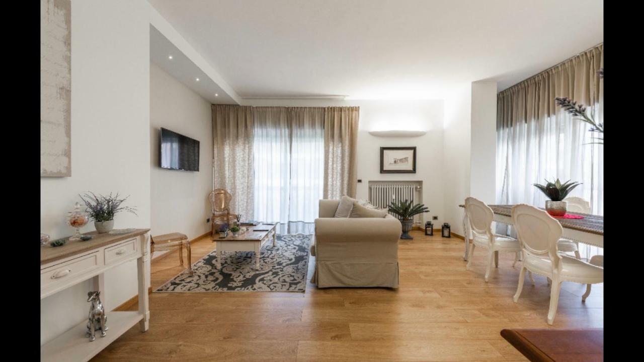 70'S Luxury Cavour Apartman Bari Kültér fotó